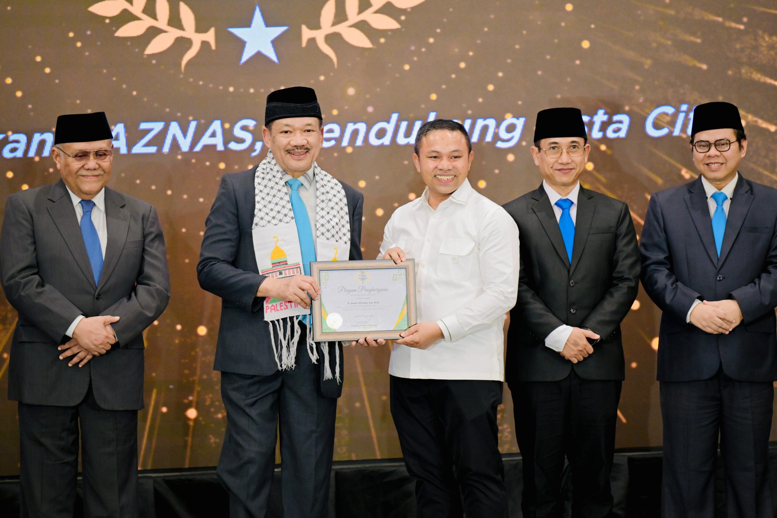 Gubernur Riau Raih Baznas Awards 2025