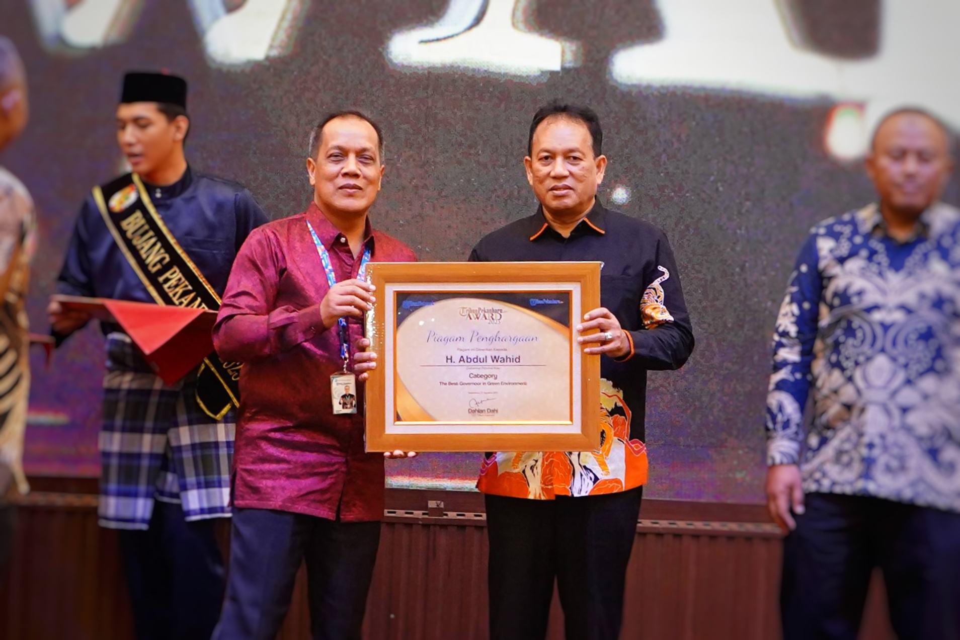 Gubernur Riau Raih The Best Governor in Green Environment