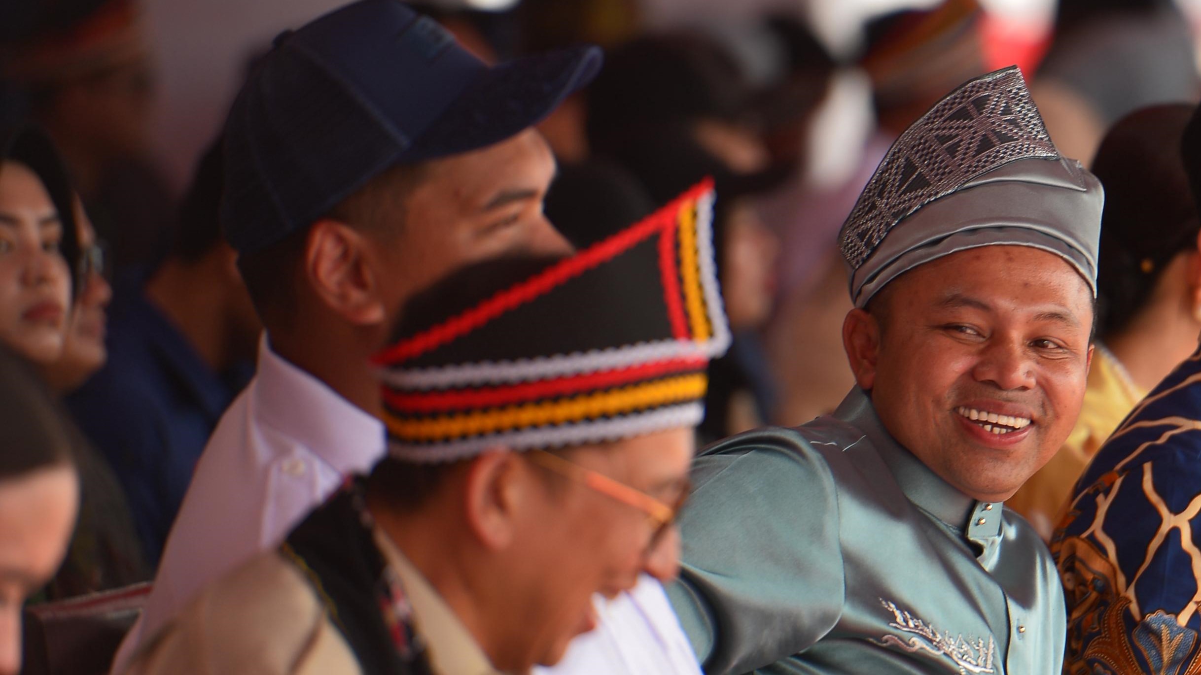 Gubernur Abdul Wahid Menjaga Denyut Nadi Ekonomi: Tertibkan, Tata, dan Selamatkan Lingkungan