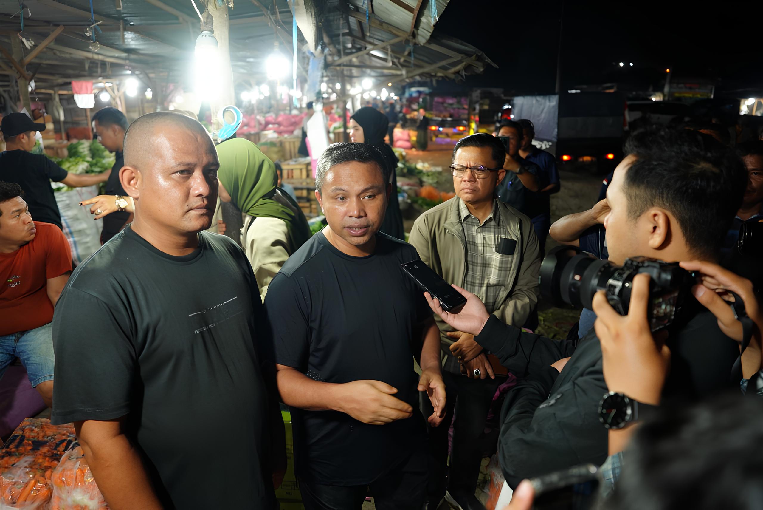 Sidak Tengah Malam ke Pasar Induk AKAP, Soroti Fluktuasi Harga dan Wacana Relokasi