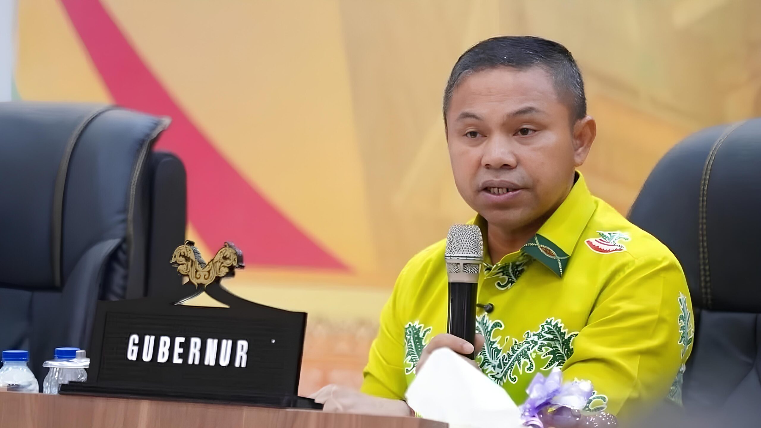 Tegas! Gubernur Riau Beri Ultimatum ke Perusahan, Perbaiki Jalan dan Mutasi Plat Kendaraan