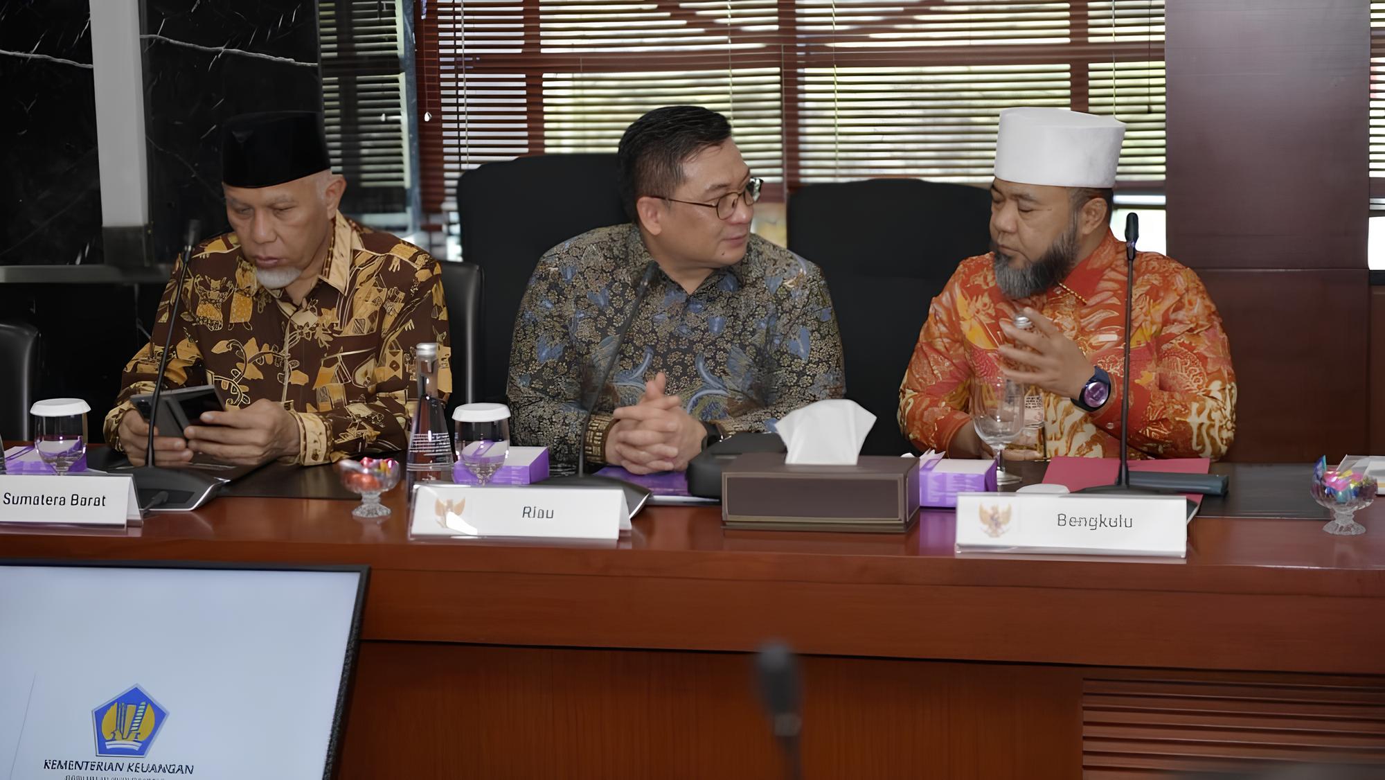 Sekda Riau Soroti Pemangkasan Dana Transfer ke Daerah di Hadapan Menkeu, Tawarkan Solusi