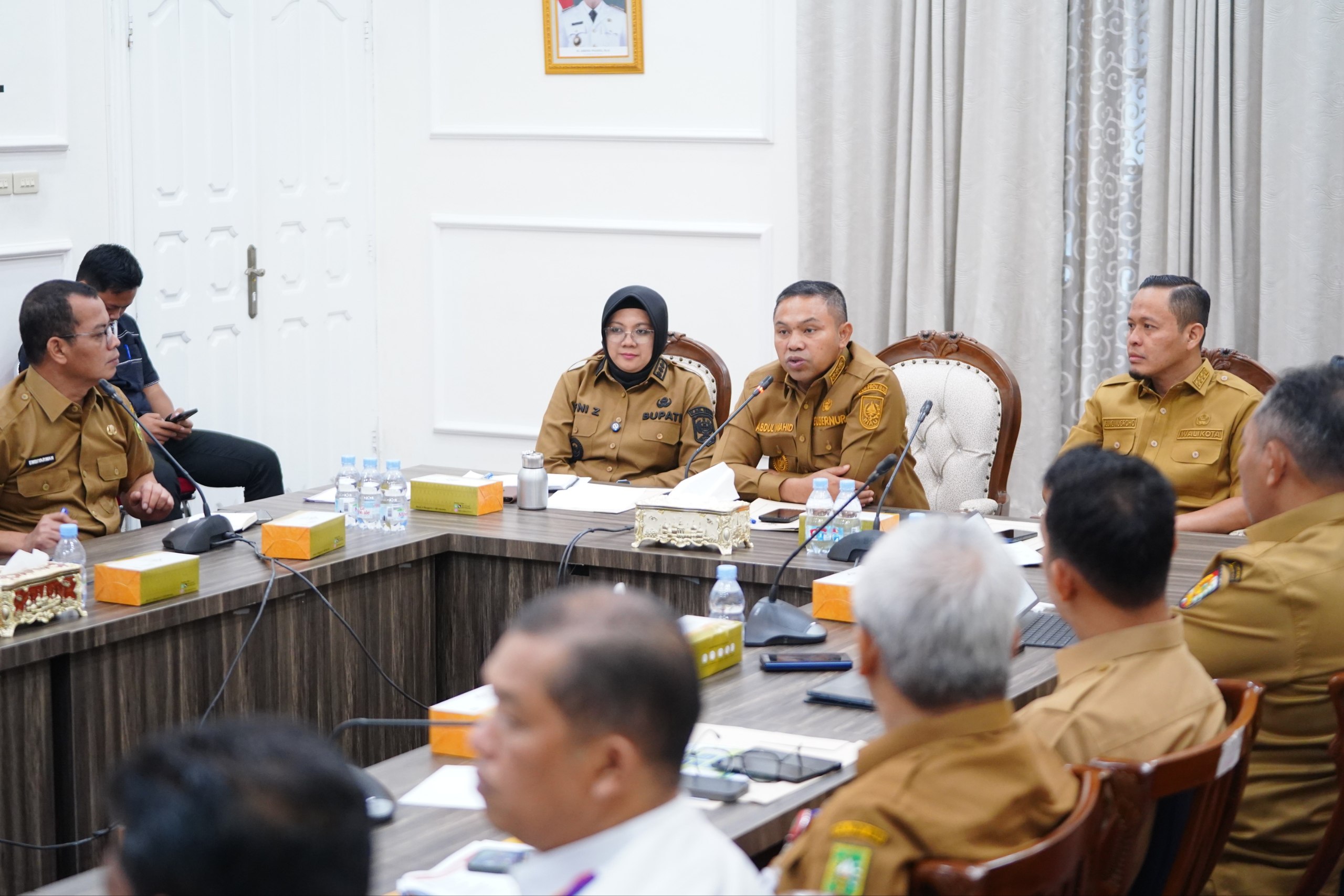 Gubernur Riau Abdul Wahid Gesa Energi Listrik dari Sampah